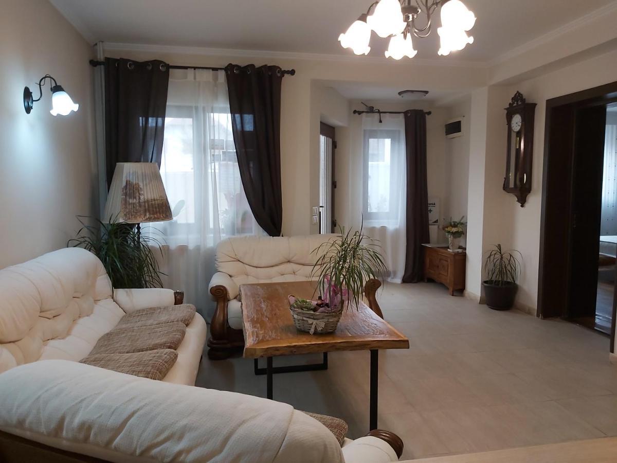 فندق Alexander House ديفا المظهر الخارجي الصورة