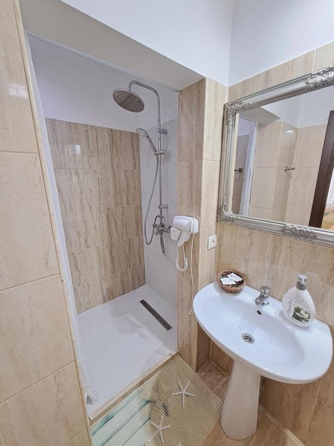 فندق Alexander House ديفا المظهر الخارجي الصورة