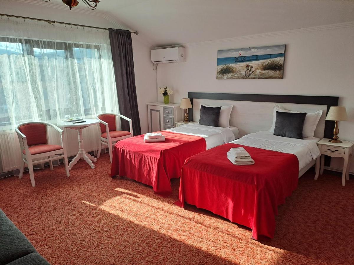 فندق Alexander House ديفا المظهر الخارجي الصورة
