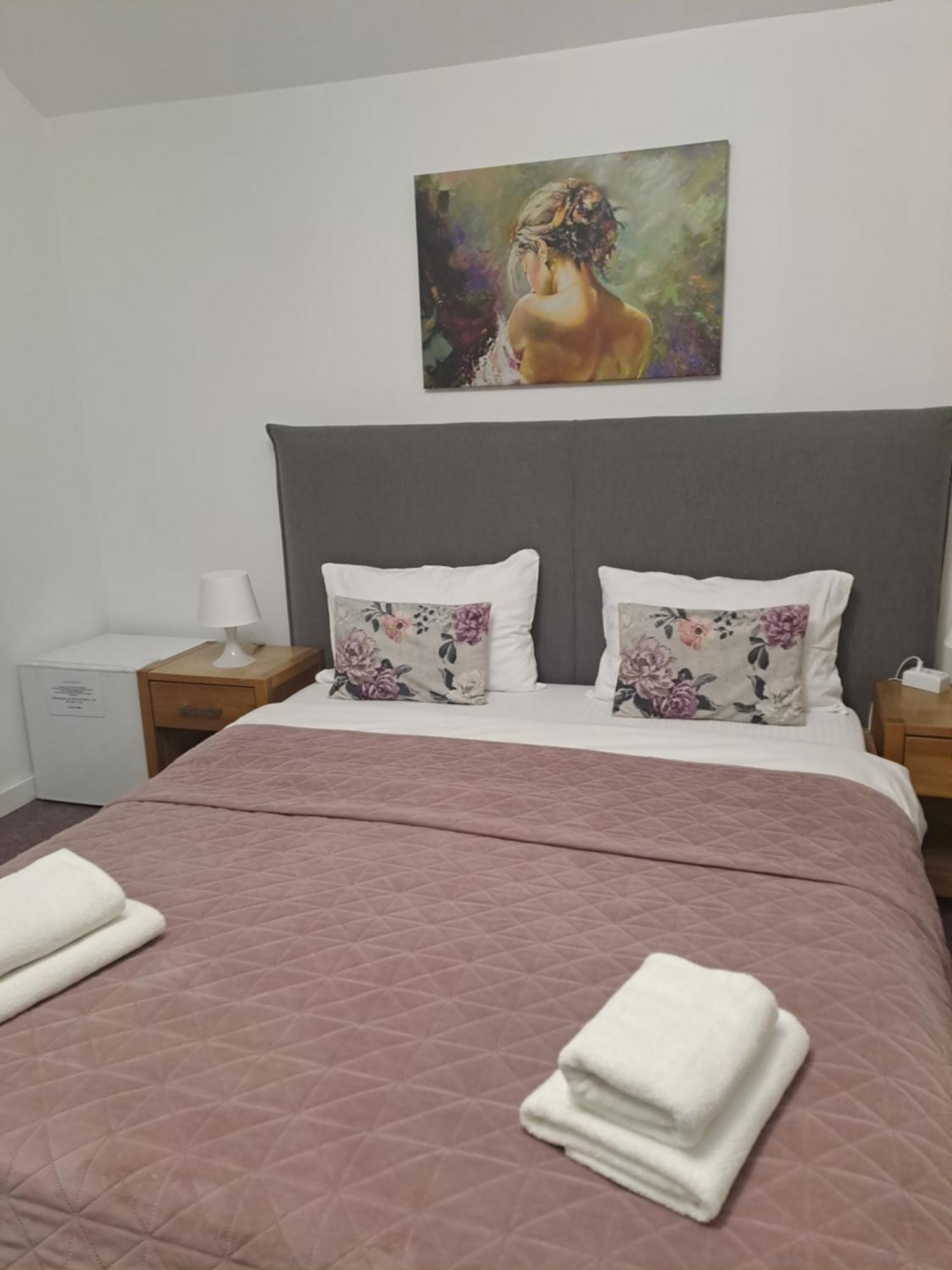 فندق Alexander House ديفا المظهر الخارجي الصورة