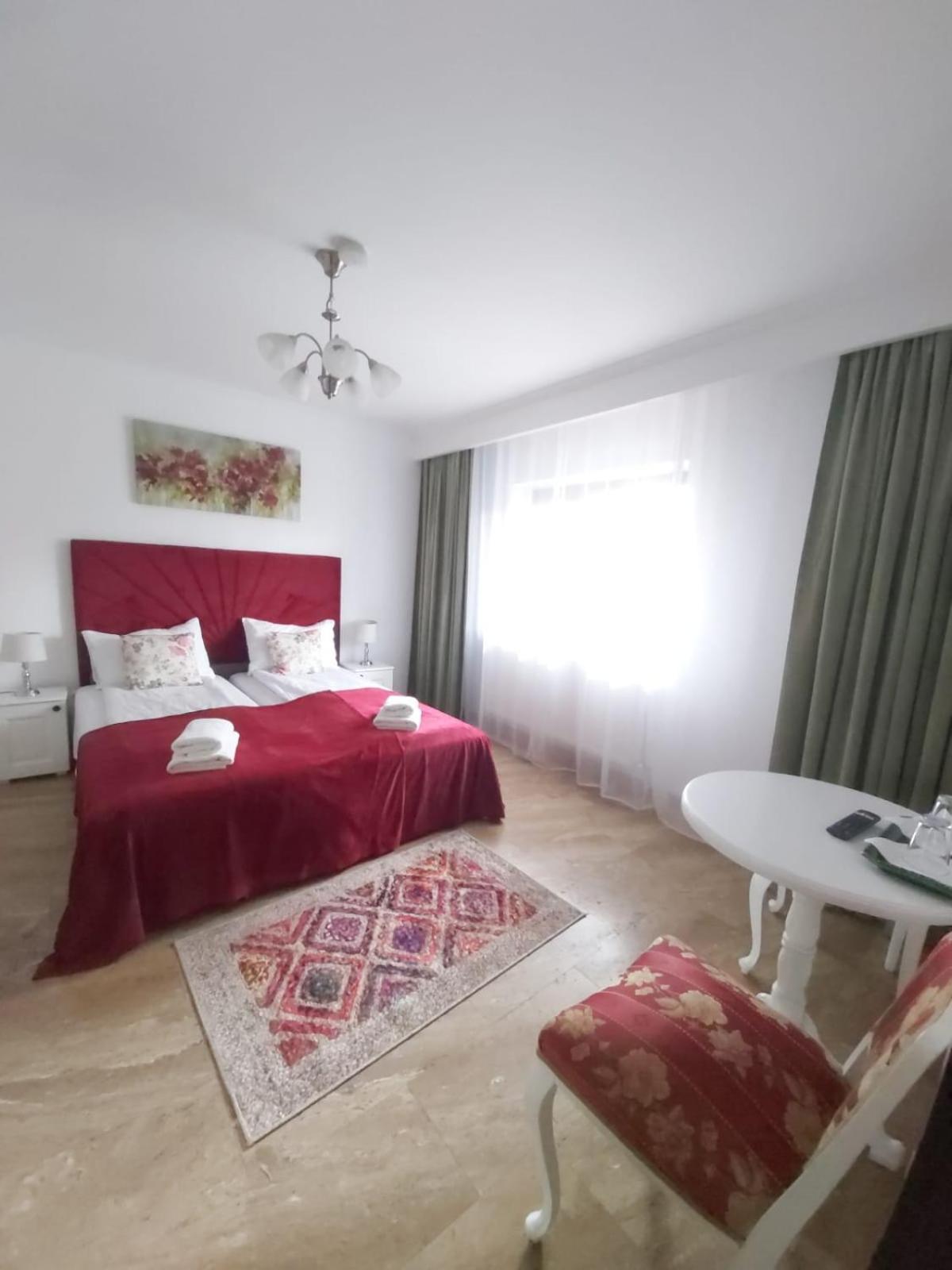 فندق Alexander House ديفا المظهر الخارجي الصورة